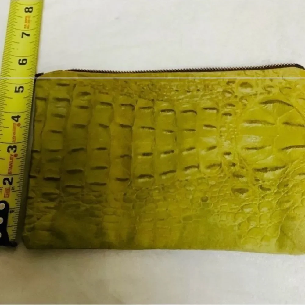 ALLIGATOR EMBOSSED GREEN MAKE UP BAG - Picture 4 of 4